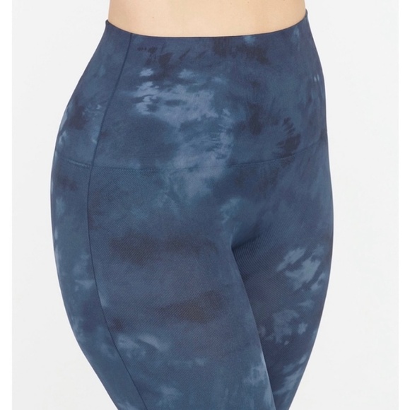 SPANX EcoCare Look At Me Now Tie Dye Deep Blue tummy control Legging NWT - Picture 4 of 10